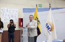 Escenario. El consejero del CNE, Jorge Cabrera, dio inicio al proceso.