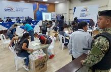 En la Delegación Provincial Electoral del Guayas , se instala la Junta Electoral para empezar el escrutinio de los votos.