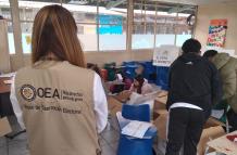 Escenario. La Misión de Observación Electoral de la OEA estuvo presente en el conteo de votos en los recintos electorales.