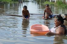 Recomendaciones. Los expertos piden no tener contacto con el agua estancada en las calles por las lluvias.