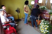 FAMILIARES Y AMIGAS DE ESPINOZA