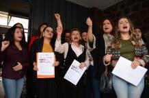 Organizaciones feministas reclaman al CNE paridad de género en el próximo proceso electoral