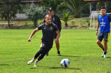 Aucas-Santiago-Escobar-entrenador