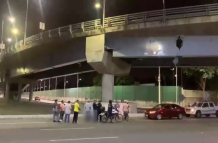 Una pareja murió en uno de los puentes que conecta Guayaquil y Samborondón.