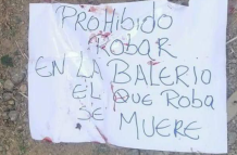 Dejaron un panfleto junto a tres personas asesinadas en el noroeste de Guayaquil