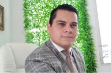 El abogado Miguel Santos Burgos, de 39 años, fue candidato a alcalde y concejal de su cantón.
