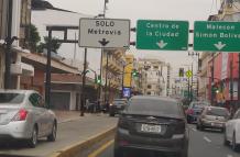 carril exclusivo de la Metrovía