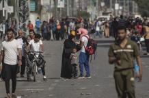 Israel hará pausas diarias de 4 horas en Gaza para permitir la salida de civiles