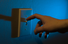 CNEL dispuso días atrás distintos horarios de cortes de luz para las regiones del país.
