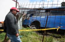 Un bus de transporte público se volcó en el sector Cutuglagua, sur de Quito.