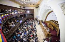 El Parlamento de Venezuela abre a consultas la ley de anexión de zona disputada con Guyana