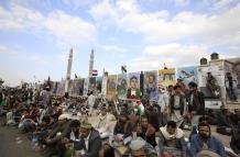 Hutíes del Yemen dicen que seguirán atacando barcos en el mar Rojo pese a nueva coalición