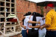 Familia recibe el cuerpo de una víctima de reclutamiento en Colombia tras 22 años desaparecida