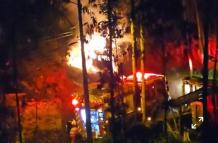 Incendio de vehículo en la parroquia El Valle