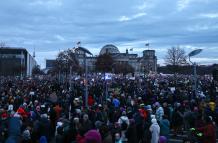 Demonstration against (11959113)