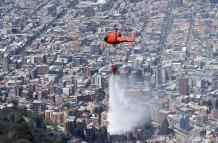 El incendio de los cerros de Bogotá "está en control" aunque sigue activo
