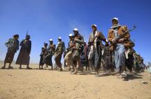 Los hutíes confirman 18 ataques de EE.UU y Reino Unido y prometen "castigo"