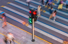 Nuevos semáforos inteligentes y señalización para la ciudad.