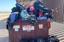 Patrulla Fronteriza confisca sistemáticamente pertenencias de migrantes, denuncia reporte