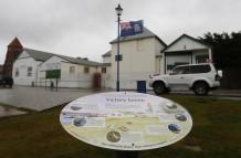 Cameron dice en las Malvinas que espera que las islas sean británicas "por siempre"