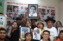 Familiares y heridos exigen "justicia" para las decenas de víctimas de las protestas en Perú