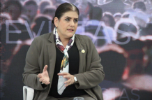 La ministra Palencia busca entablar un diálogo con la Embajada de México en Ecuador.