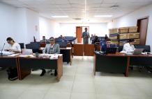 Diligencia. Las mujeres procesadas por el caso encuentro buscaban recuperar su libertad.