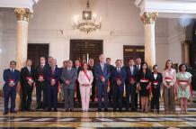 Boluarte renueva su gabinete al cambiar a seis ministros en plena crisis por el "caso Rolex"