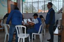 El personal del CNE inició la jornada electoral desde el centro de procesamiento de datos.
