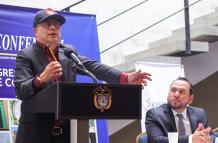 Petro asegura que "viejos guerrilleros curtidos en la lucha armada" se volvieron narcos
