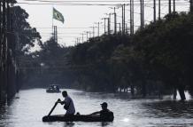 "Tuve que salir nadando de casa", narra una de las afectadas por inundaciones en Brasil