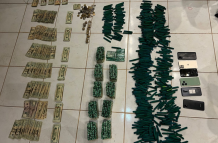 Objetos decomisados durante el operativo.