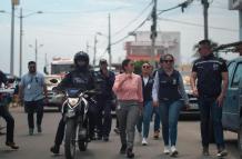 Claudia Martínez, directora de seguridad y control territorial de Portoviejo, en uno de sus recorridos