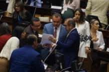 La moción del Asambleísta Socialcristiano, Vicente Tayano para conformar la Comisión Especializada Ocacional para dar trámite a los proyectos de ley remitidos por el ejecutivo fue aprobada por el pleno de la, Asamblea Legislativa