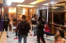 El Ministerio de Defensa informó que 21 personas fueron detenidas en el operativo contra Los Choneros.