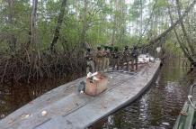 Militares hallan semisumergible en Esmeraldas.