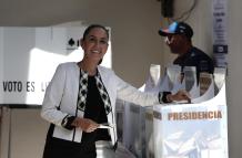La candidata oficialista a la presidencia de México, Claudia Sheinbaum, vota en las elecciones generales mexicanas este domingo, en un colegio electoral en la Ciudad de México (México).
