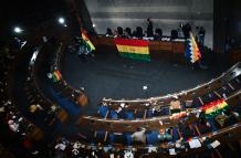 Parlamento de Bolivia aprueba el cese de mandato de altos magistrados en polémica sesión