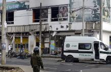 Un civil y dos policías heridos dejan tres ataques armados en el suroeste de Colombia