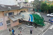 CAMION CHOQUE EN VIVIENDA