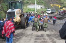 Recate de cuerpos en Guamote por fuertes lluvias