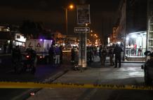 Asesinan a dos hombres que se movilizaban en una moto eléctrica.
