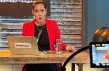 Alondra Santiago expuso la notificación sobre el retiro de su visa de permanencia en Ecuador.