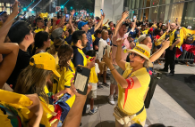 Banderazo de hinchas ecuatorianos previo al encuentro con México.