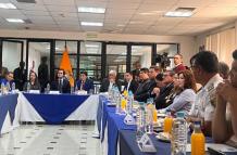 Esteban Torres y transportistas