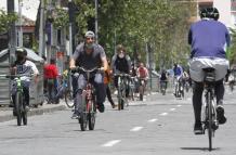 Quiteños años atrás en el ciclopaseo.