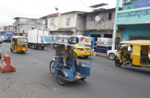 Locales del suroeste de Guayaquil son obligados a dar dinero.