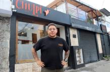 Carlos Saltos estudió Hotelería y Gastronomía en la Universidad Tecnológica Equinoccial.