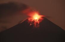 Persiste la caída de ceniza emanada de la erupción del volcán Sangay.