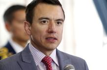 Los últimos sondeos registran una disminución de la popularidad de Daniel Noboa.